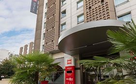 ไอบิส ปารีส ตูร์ ไอเฟล ก็องบรอน 15